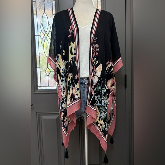 Vince Camuto Floral Print Open Front Tassel Ruana - Picture 1 of 8